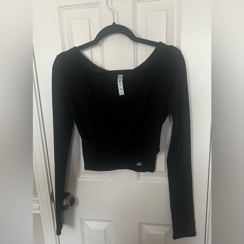NWOT Black Long Sleeve Alo Yoga Shirt